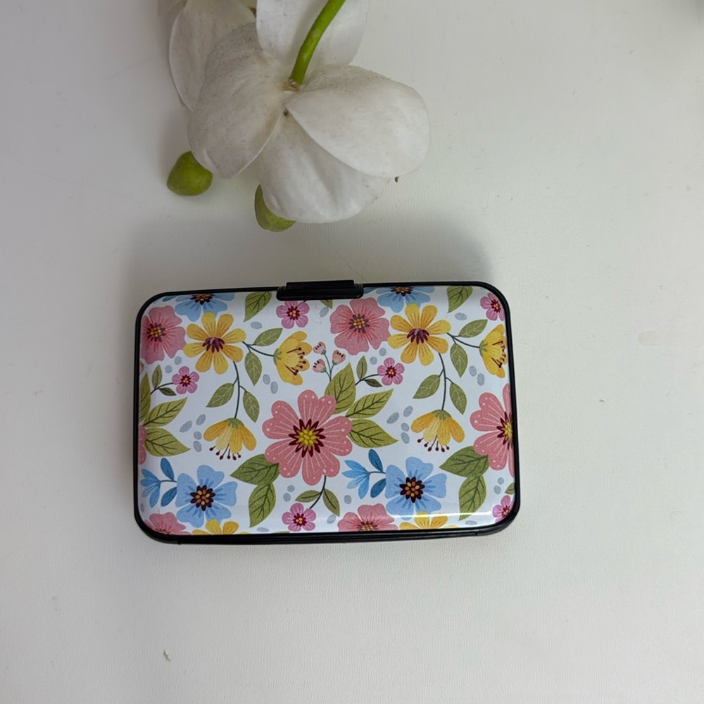 Protected Metal Card Holder Case
